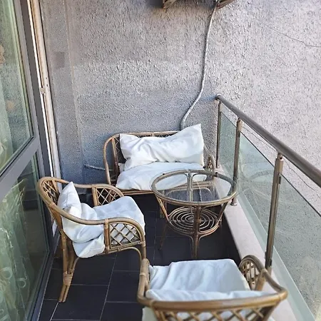 Sunny Plaza דירה *