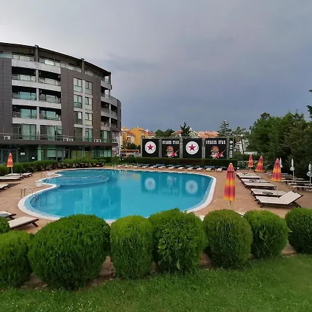 Sunny Plaza דירה