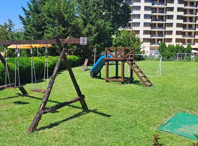 Sunny Plaza Apartment