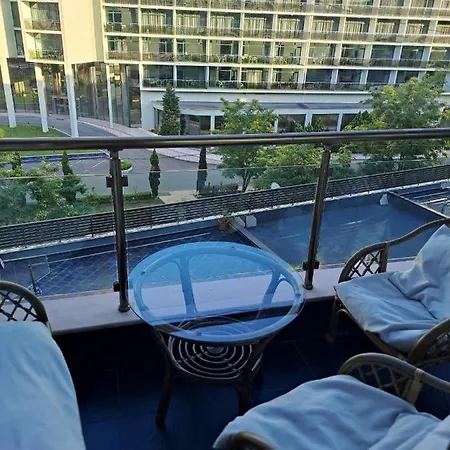 Апартамент Sunny Plaza